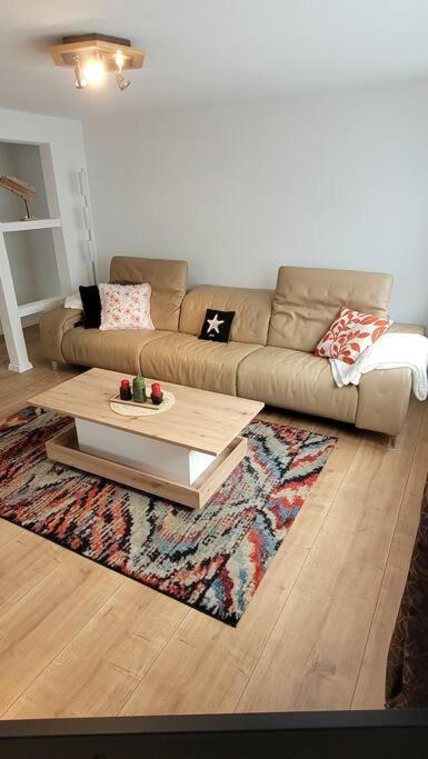 Apartamento Omi'S Nest, Fuer Klein Und Gross Oberburen Exterior foto